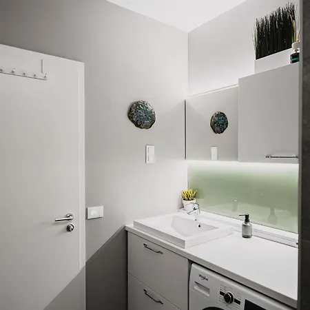 Butique Grand アパート バラトンレッレ